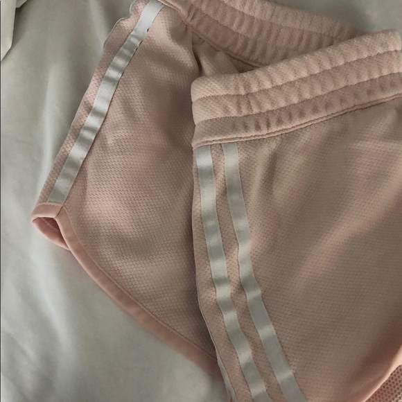 Adidas shorts! Small rip as shown in picture 2 - Picture 3 of 3